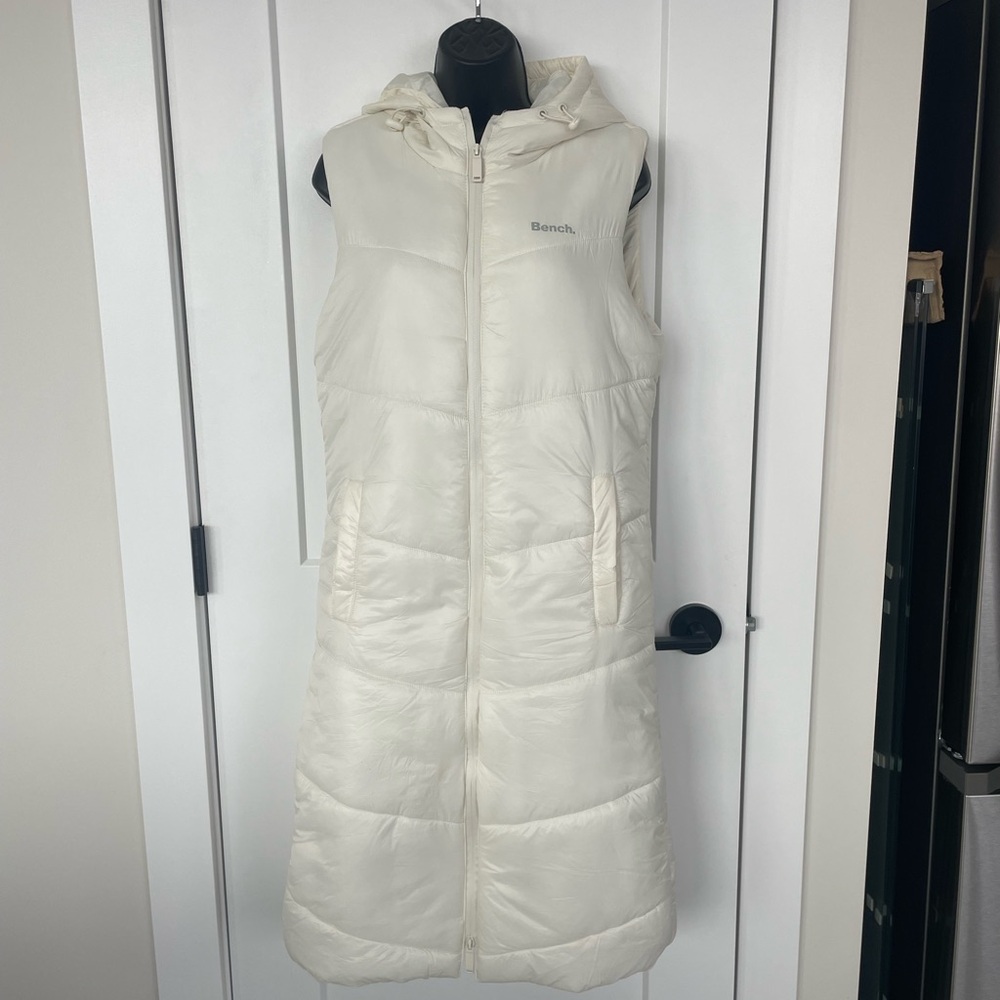 Bench Women's Long zippered Puffer VEST WITH POCKETS & HOOD - NWT winter white